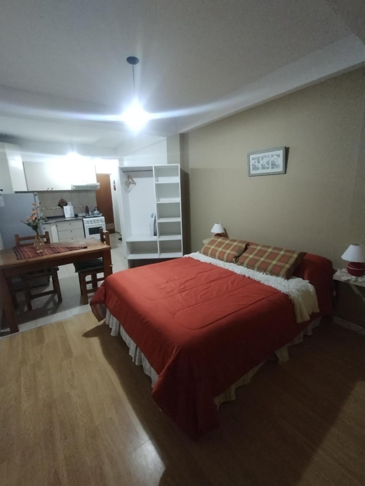 Appartement Acogedor Monoambiente Con Parking à Neuquén Extérieur photo