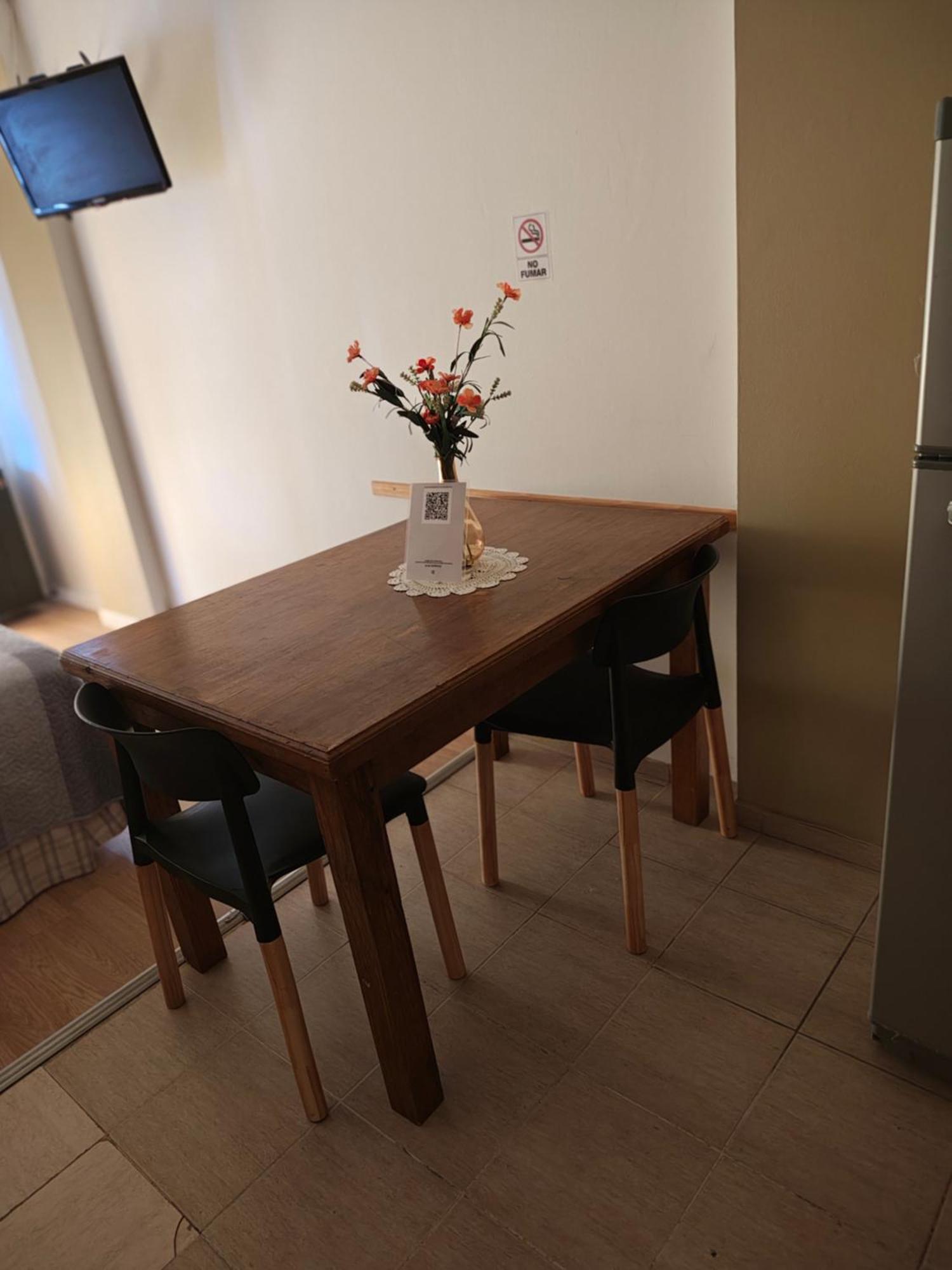 Appartement Acogedor Monoambiente Con Parking à Neuquén Extérieur photo